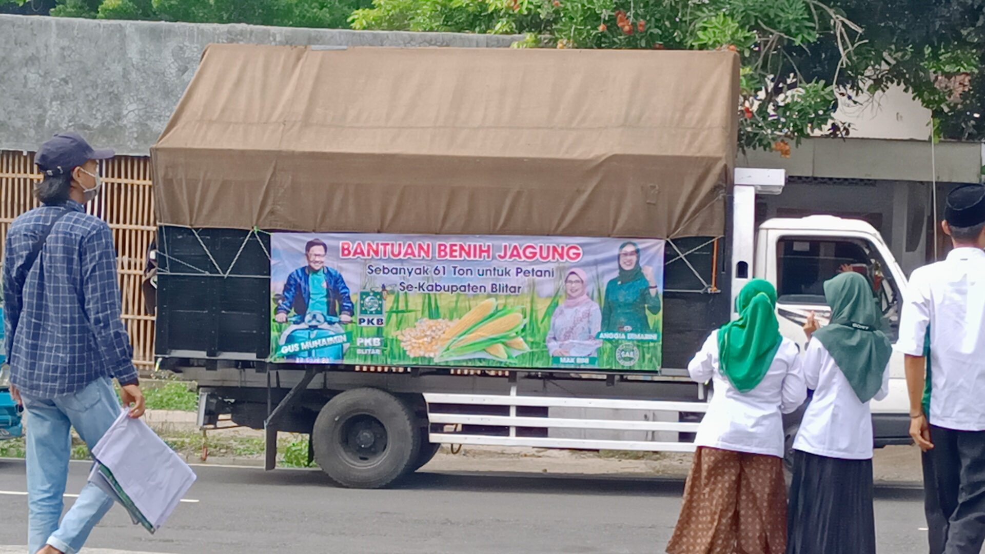 Salurkan 61 Ton Benih Jagung, Petani semakin Makmur dan Sejahtera